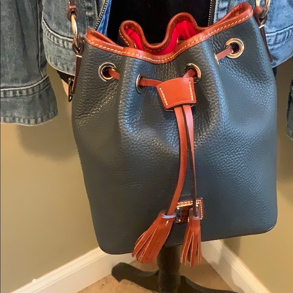 Dooney & Bourke Handbags - 💙Dooney & Bourke Dark Grey Leather Bucket Bag💙